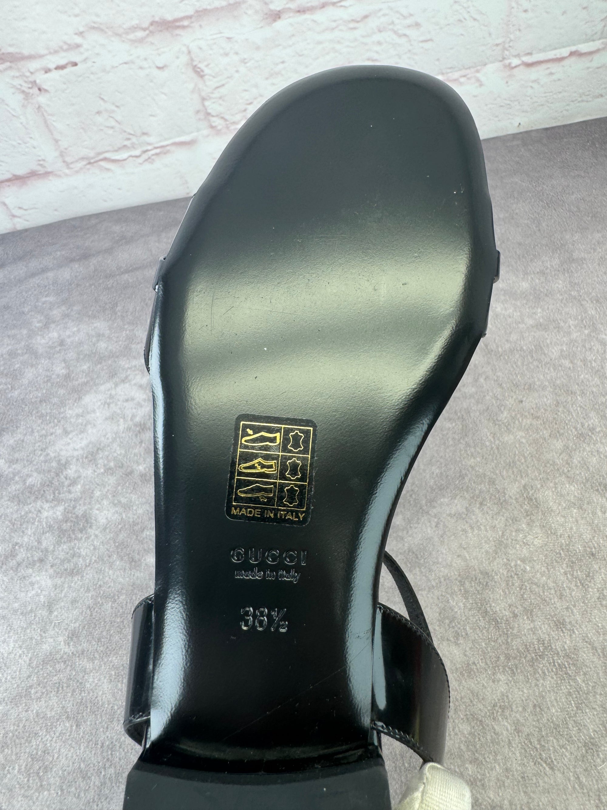 Gucci Horsebit Patent Leather Strappy Flat Sandals 38.5