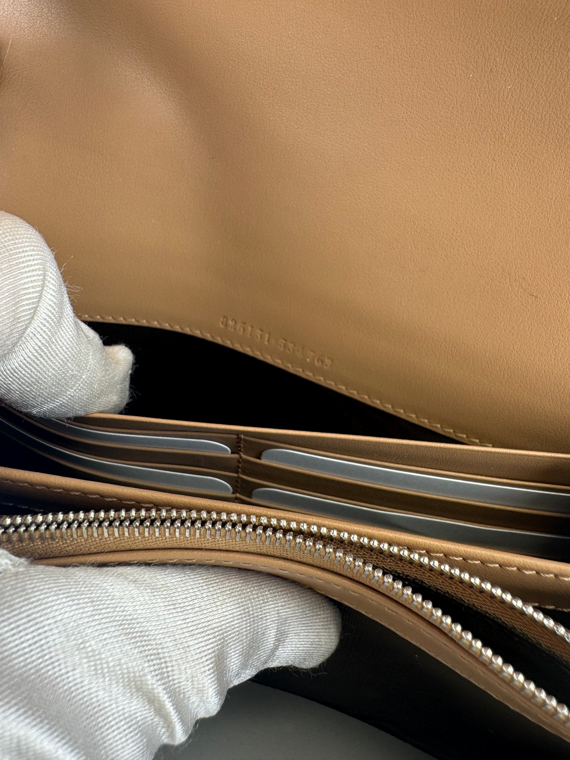 Gucci GG Matelasse Marmont Monochrome Chain Wallet Bag