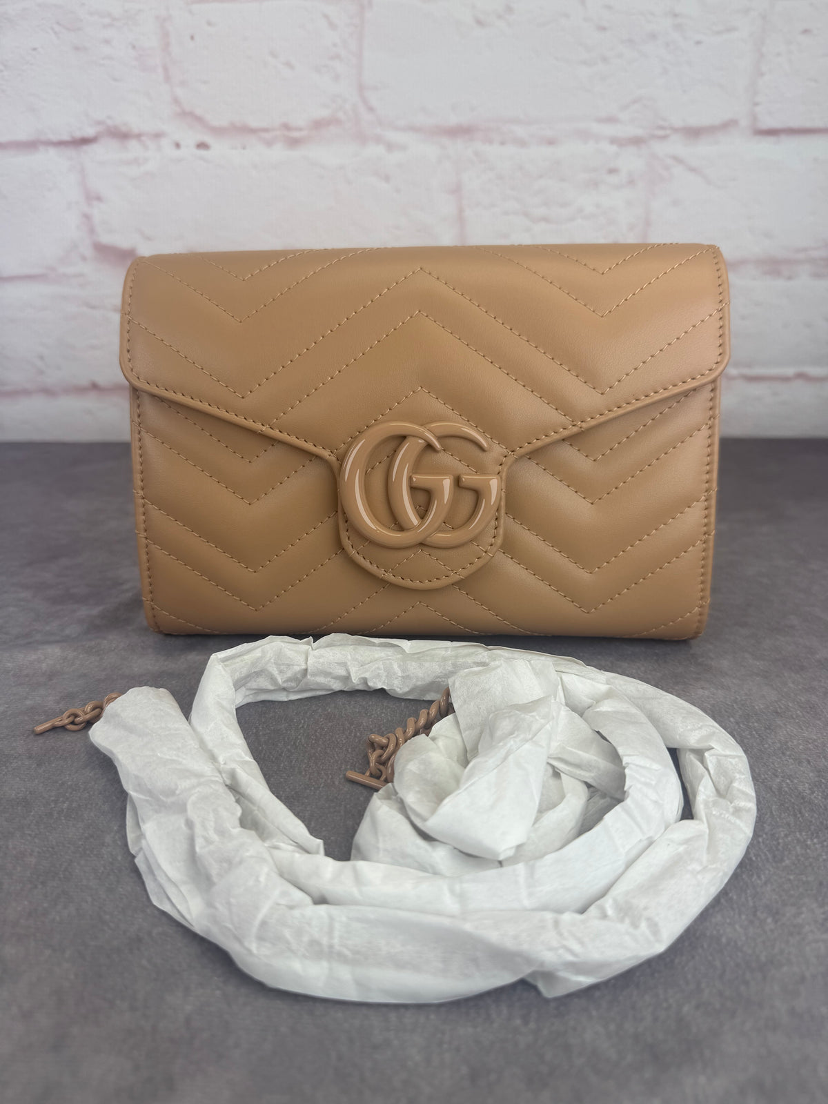 Gucci GG Matelasse Marmont Monochrome Chain Wallet Bag