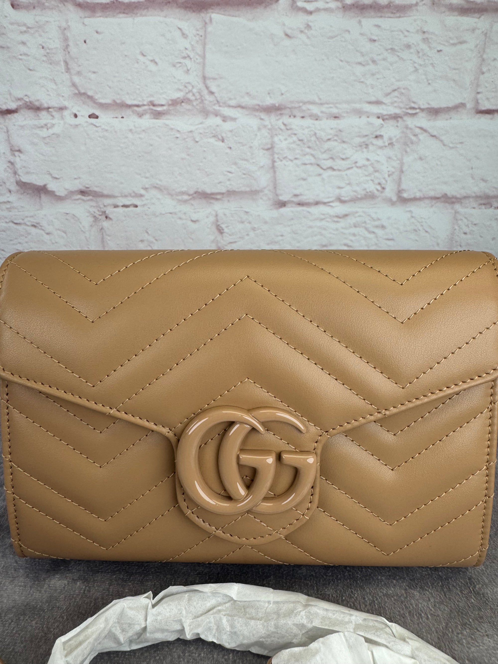 Gucci GG Matelasse Marmont Monochrome Chain Wallet Bag