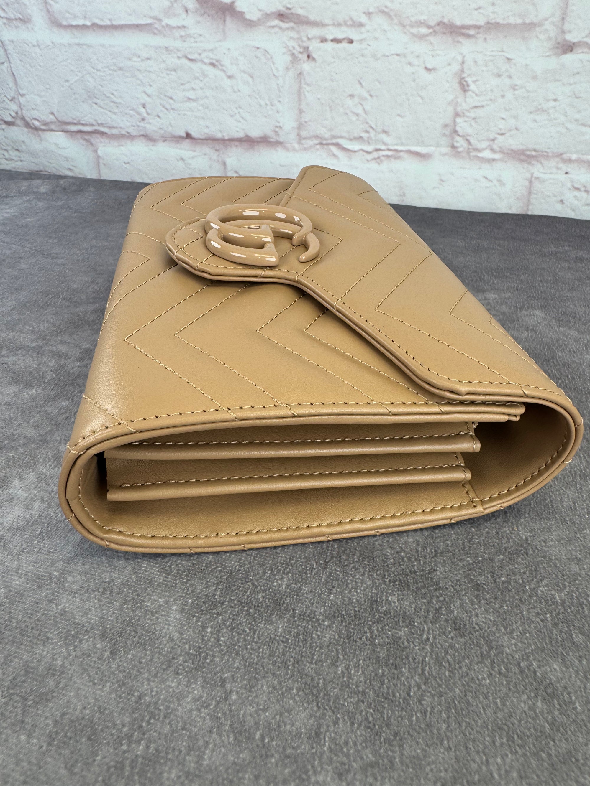 Gucci GG Matelasse Marmont Monochrome Chain Wallet Bag