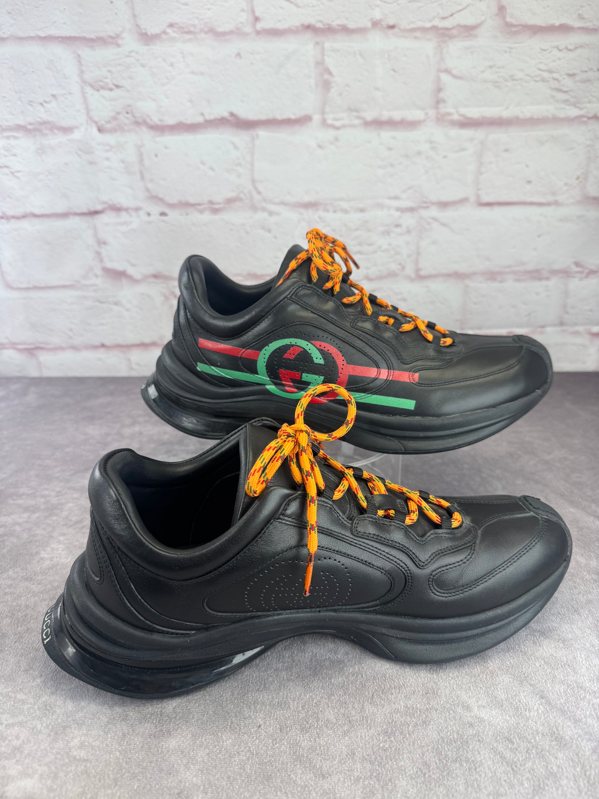 Gucci Mens Run Black Leather Sneakers