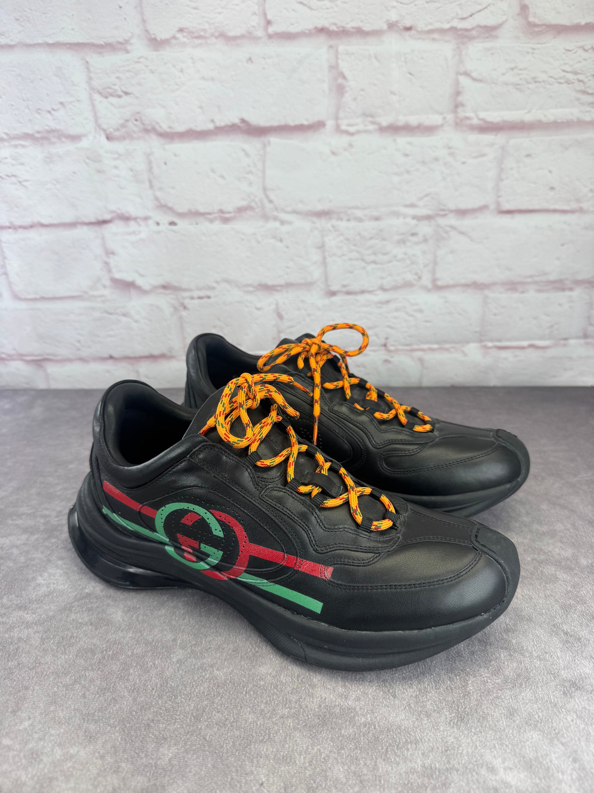Gucci Mens Run Black Leather Sneakers