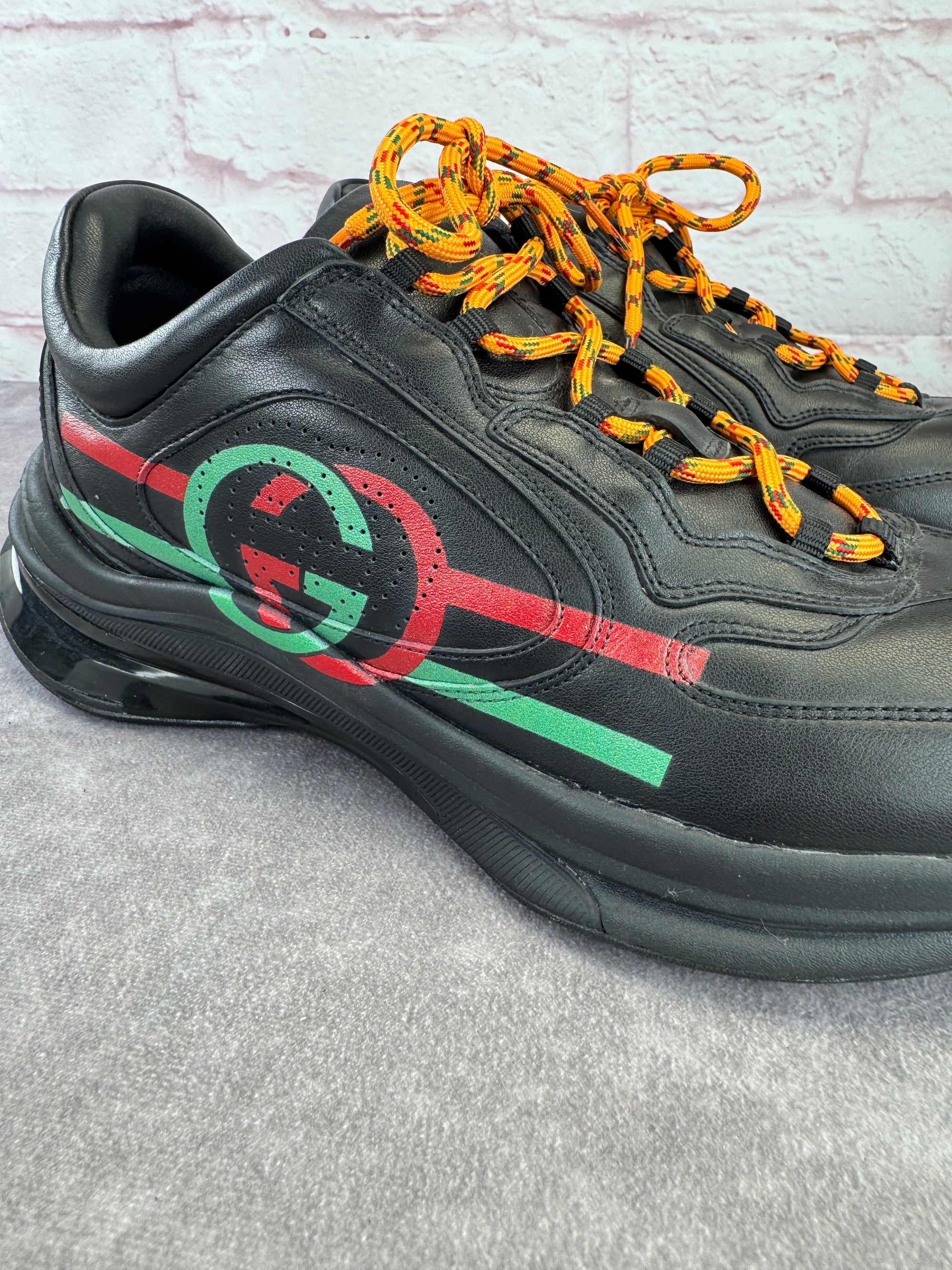 Gucci Mens Run Black Leather Sneakers