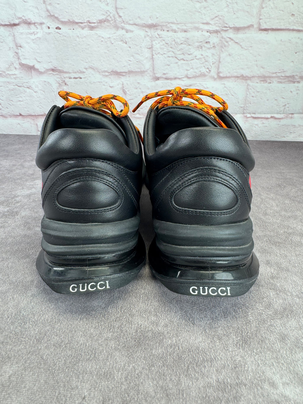 Gucci Mens Run Black Leather Sneakers