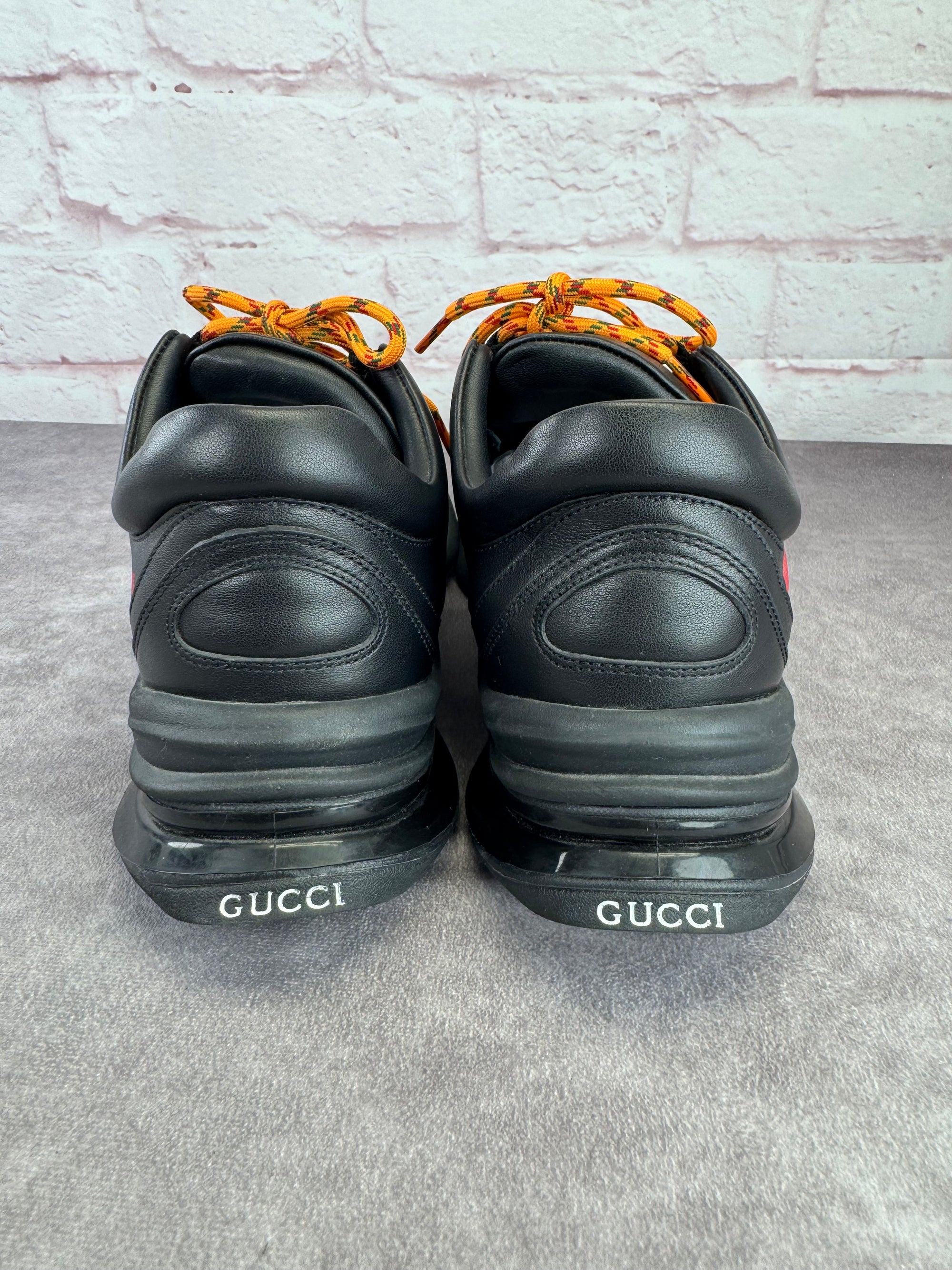 Gucci Mens Run Black Leather Sneakers
