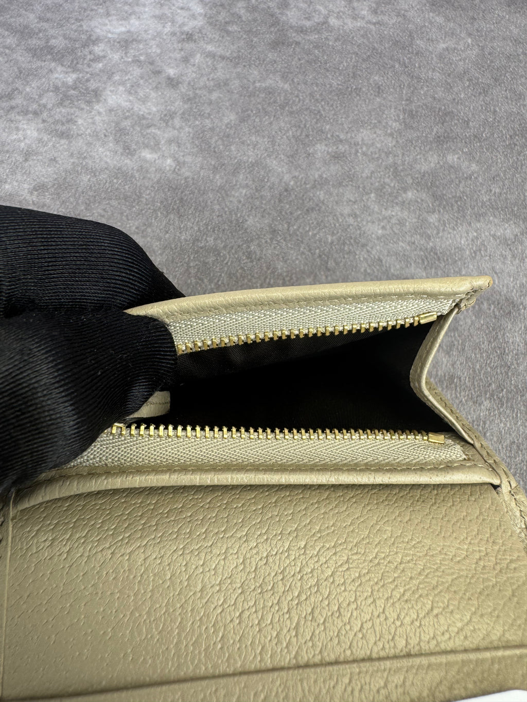 Gucci Beige Horsebit Card Holder Wallet