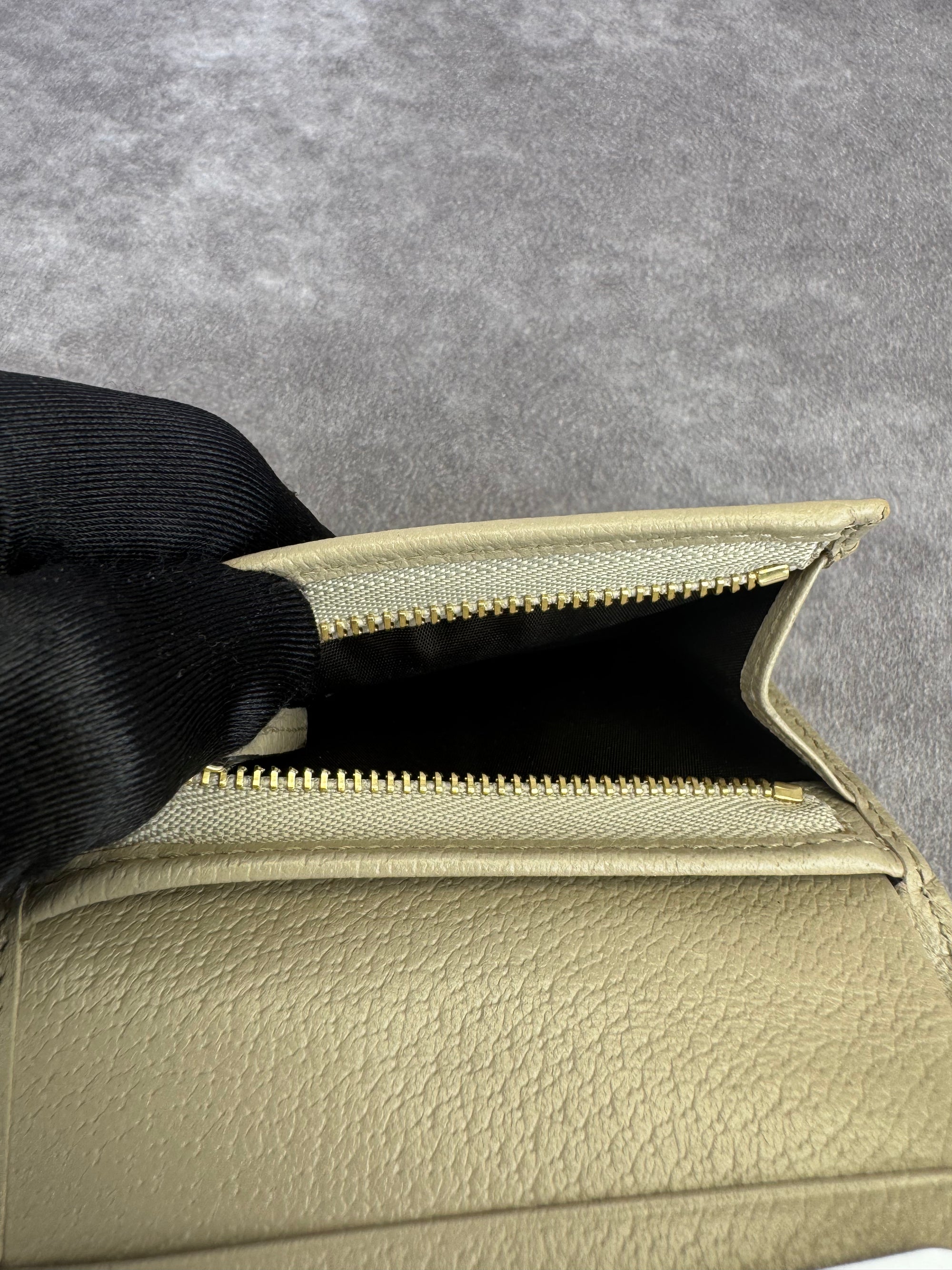 Gucci Beige Horsebit Card Holder Wallet