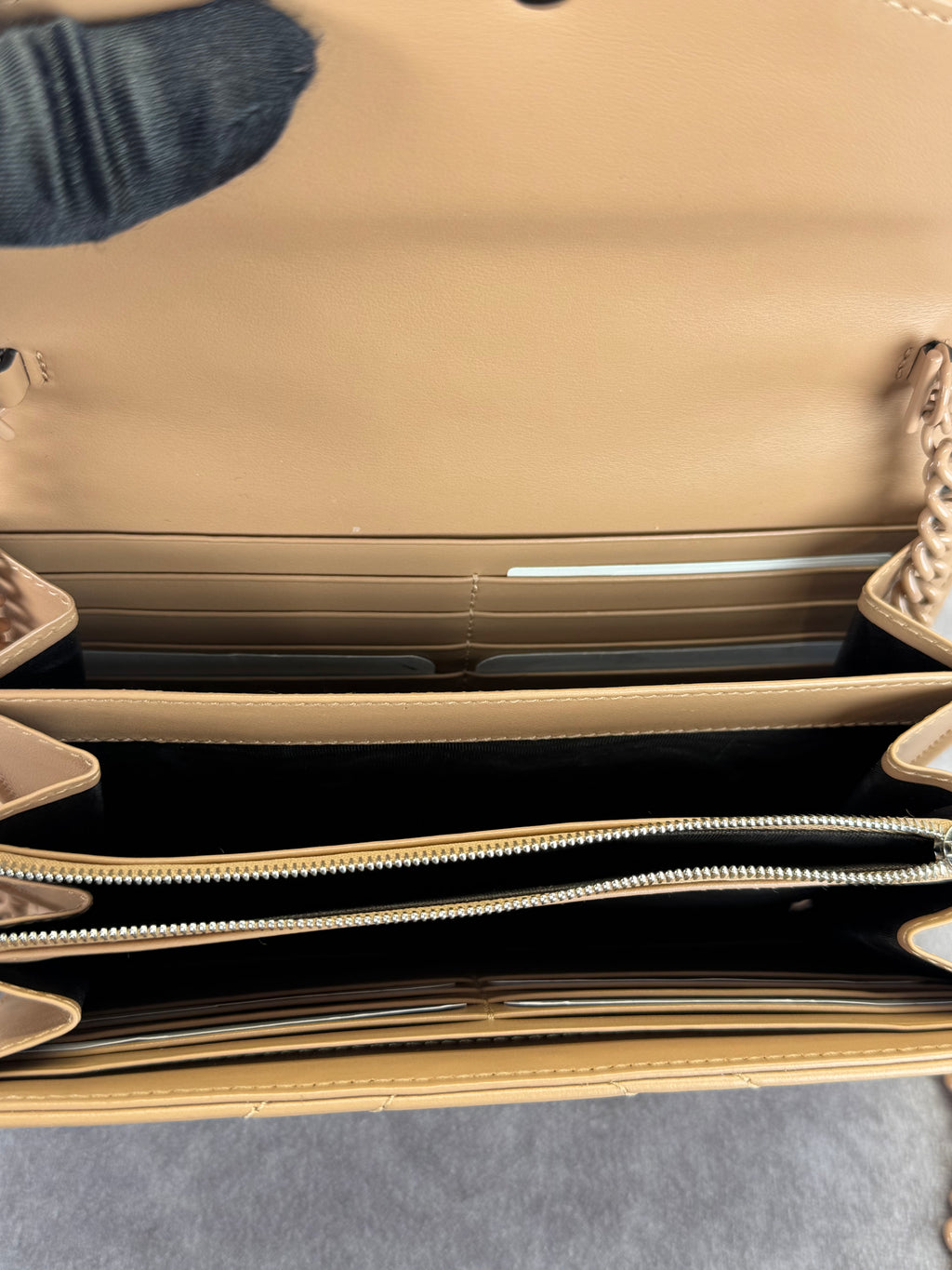 Gucci GG Marmont Matelasse Monochrome Wallet on Chain Camelia