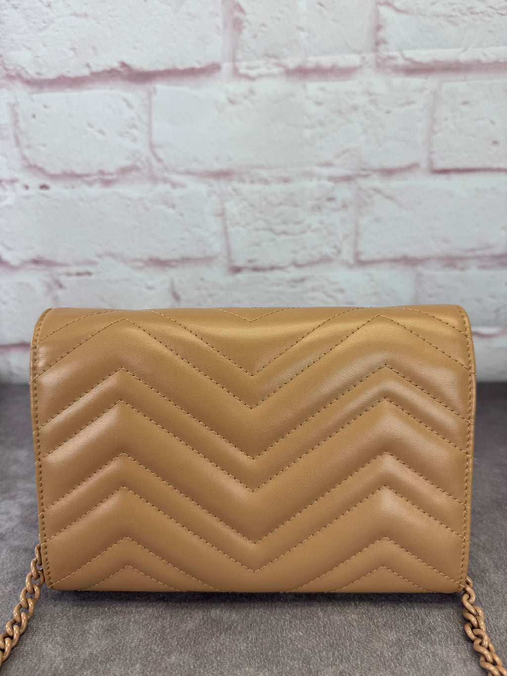 Gucci GG Marmont Matelasse Monochrome Wallet on Chain Camelia