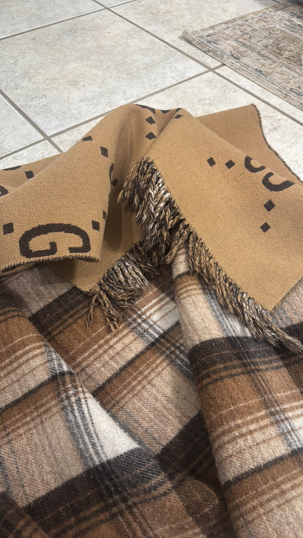 Gucci Jumbo GG Tan Brown Wool Reversible Poncho