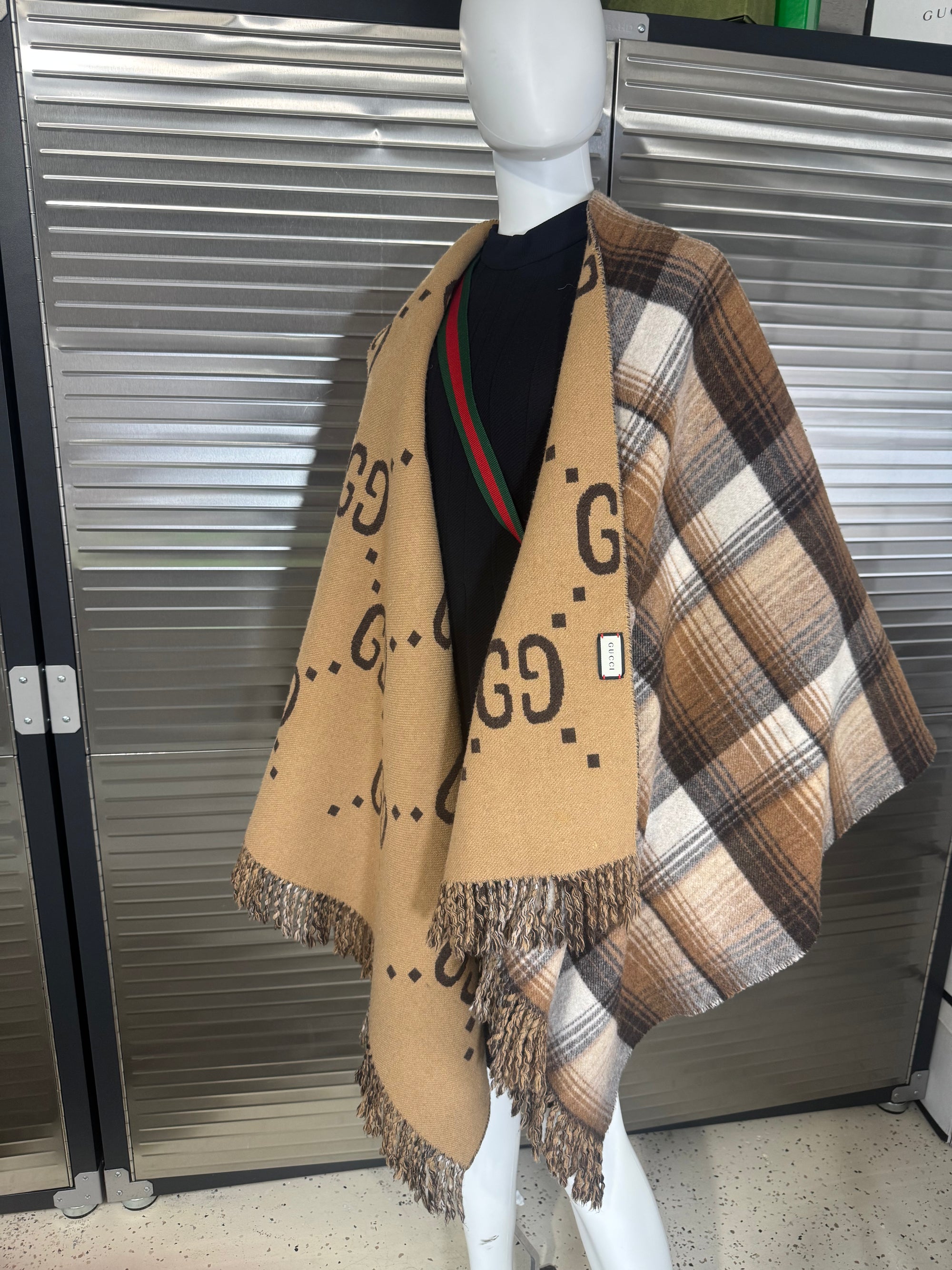 Gucci Jumbo GG Tan Brown Wool Reversible Poncho