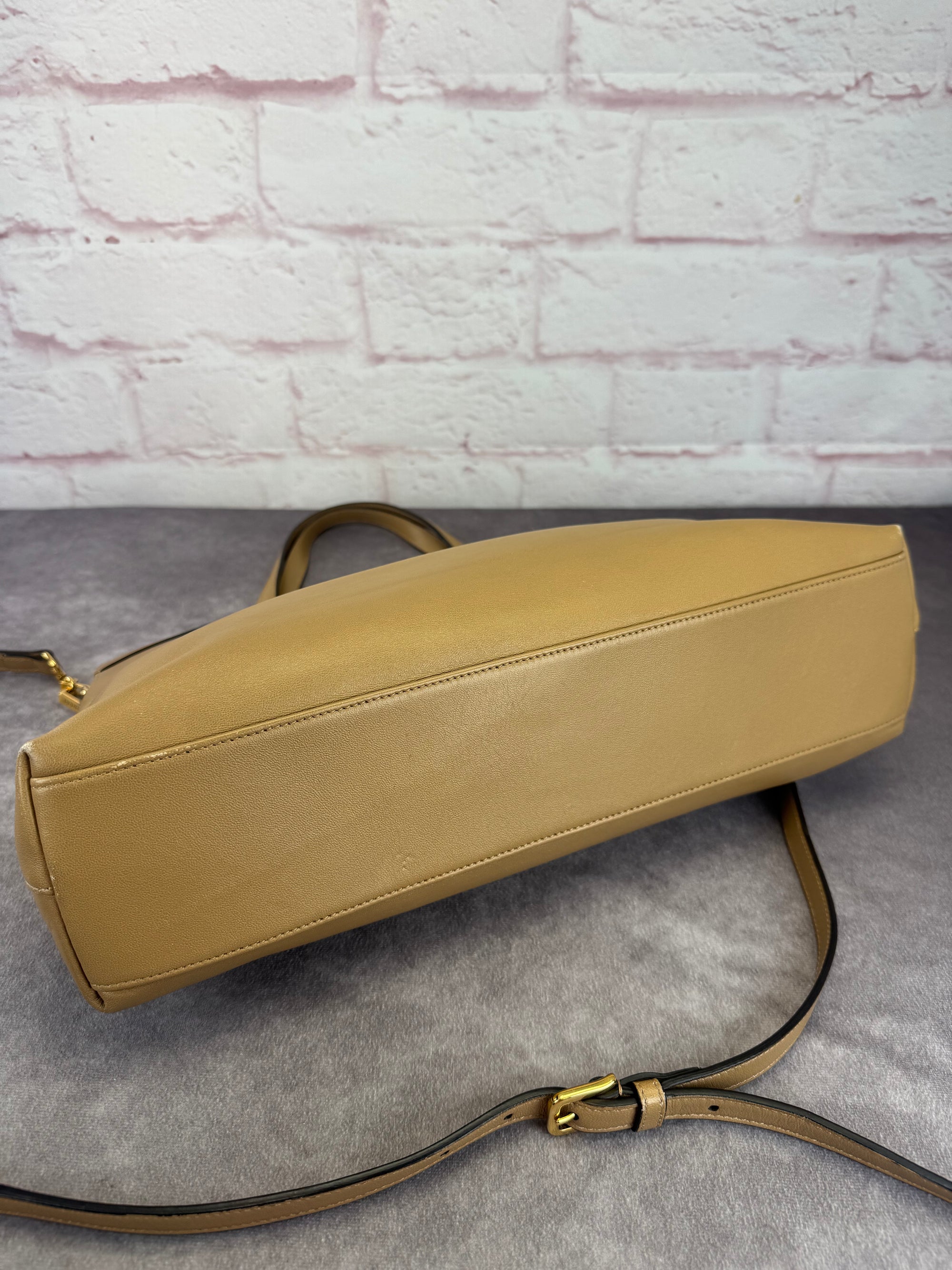 Gucci Linea Matisse Tan Leather Shoulder Bag