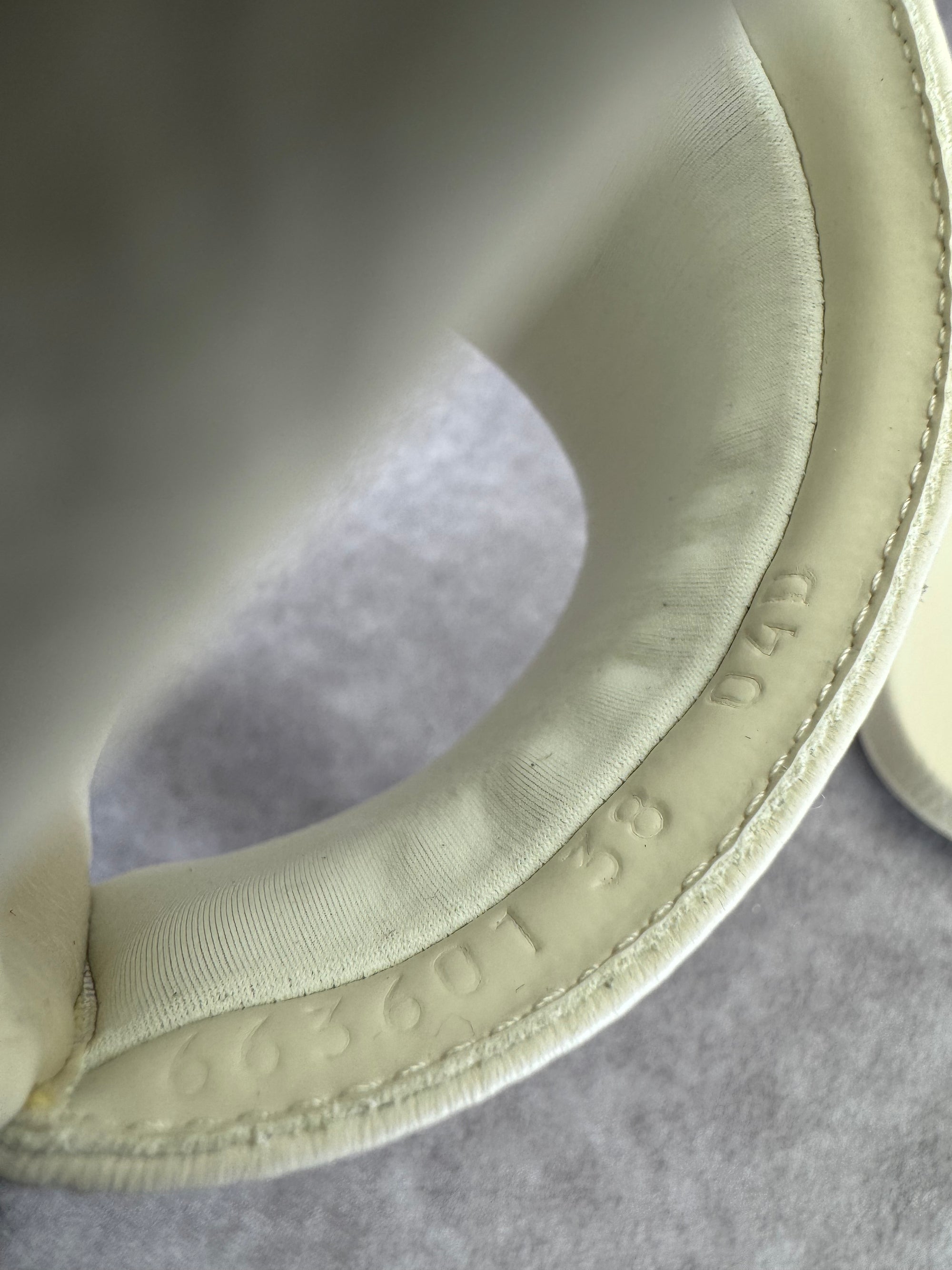 Gucci New Rainbow Pursuit Slide Sandals 38 Mystic White