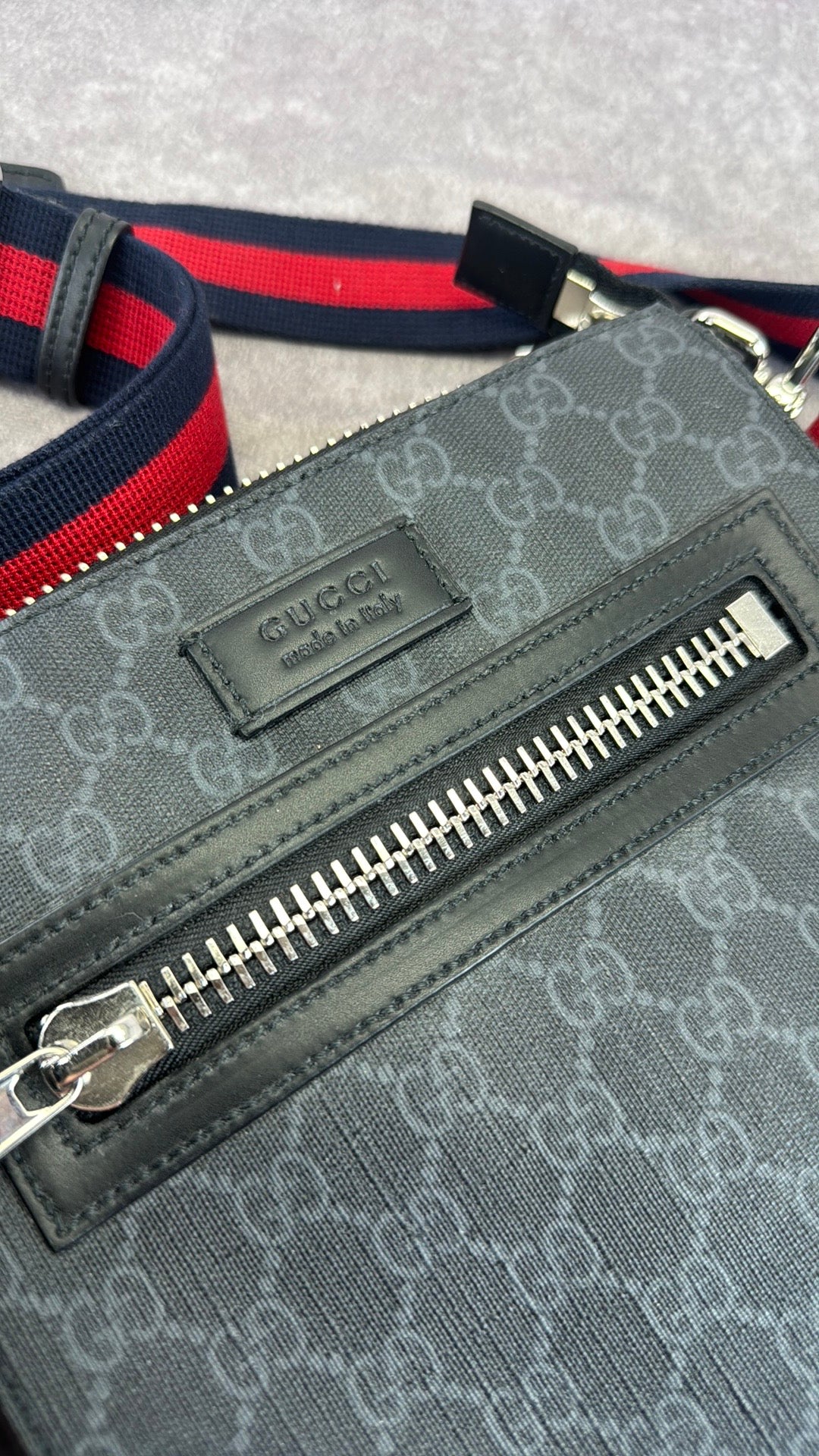 Gucci Supreme GG Canvas Black Messenger Bag