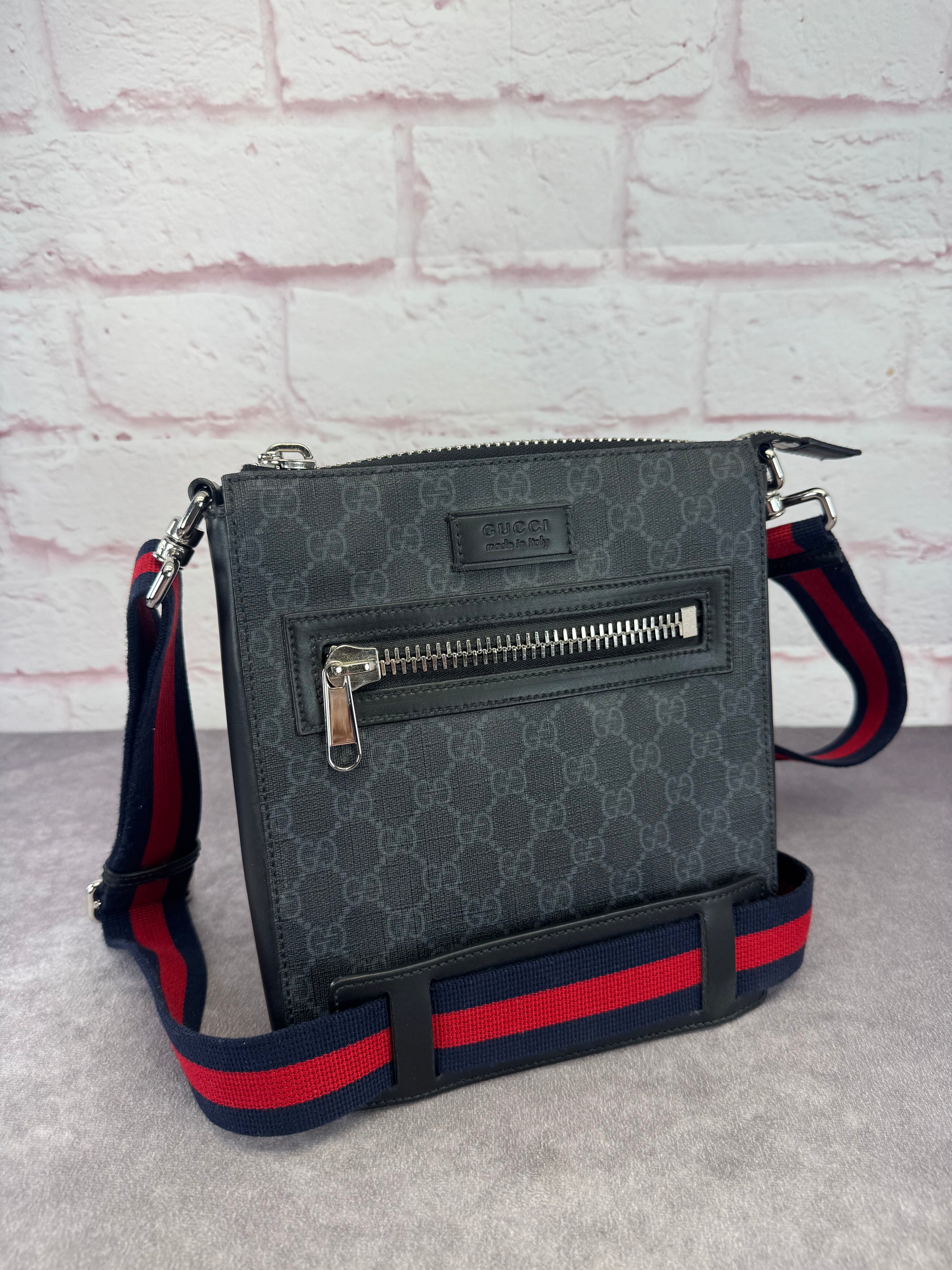 Gucci Supreme GG Canvas Black Messenger Bag