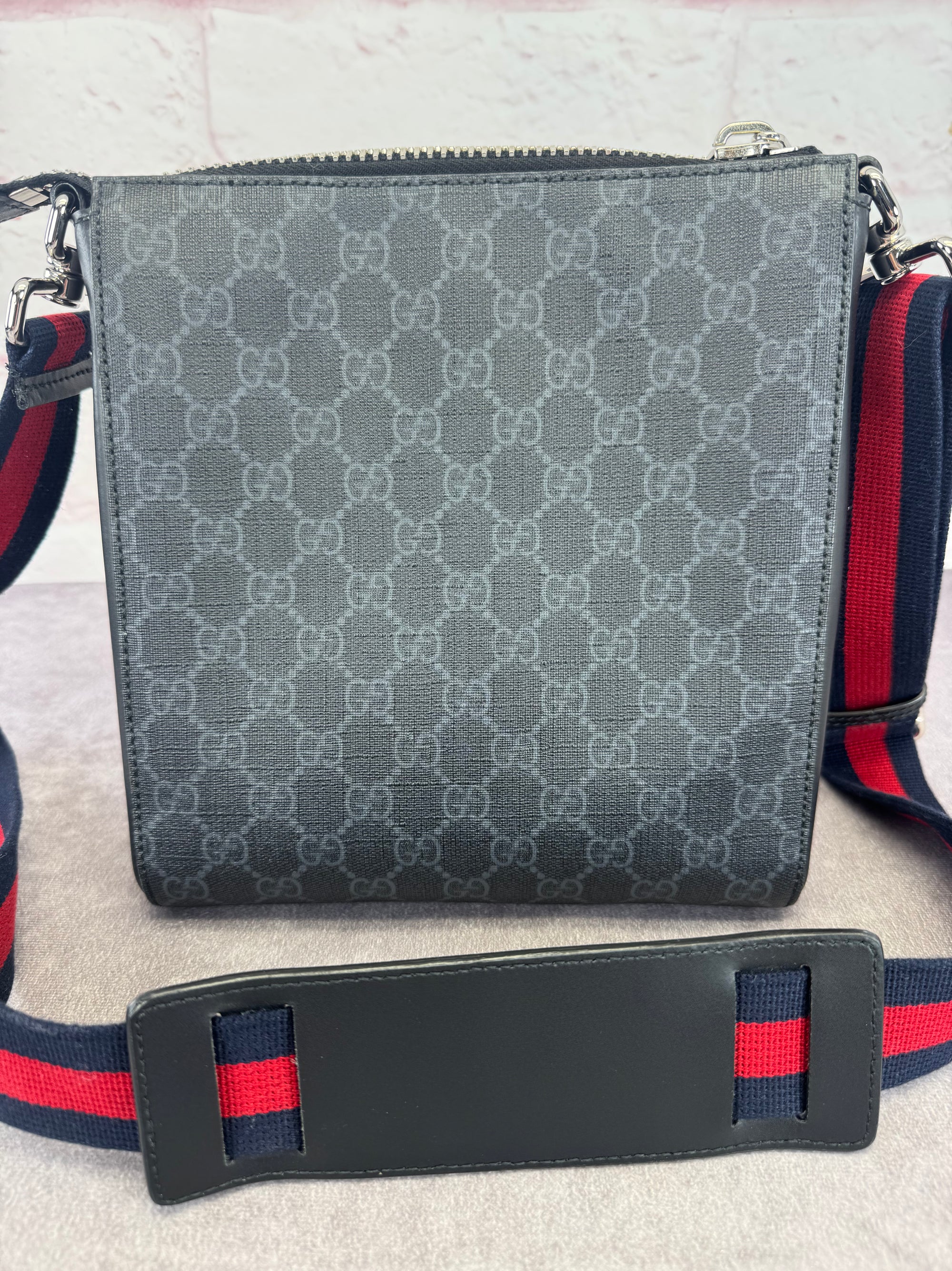 Gucci Supreme GG Canvas Black Messenger Bag