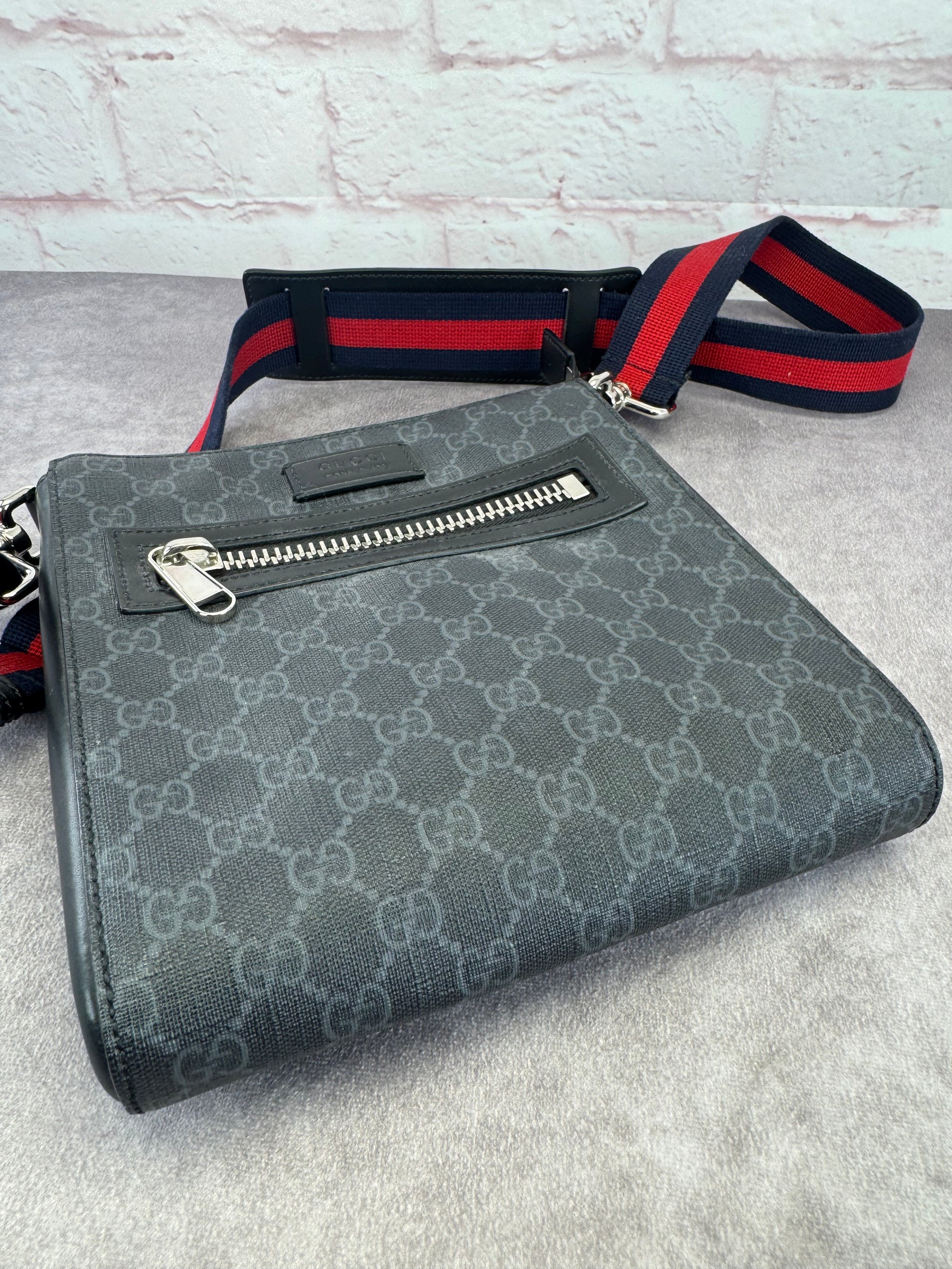 Gucci Supreme GG Canvas Black Messenger Bag