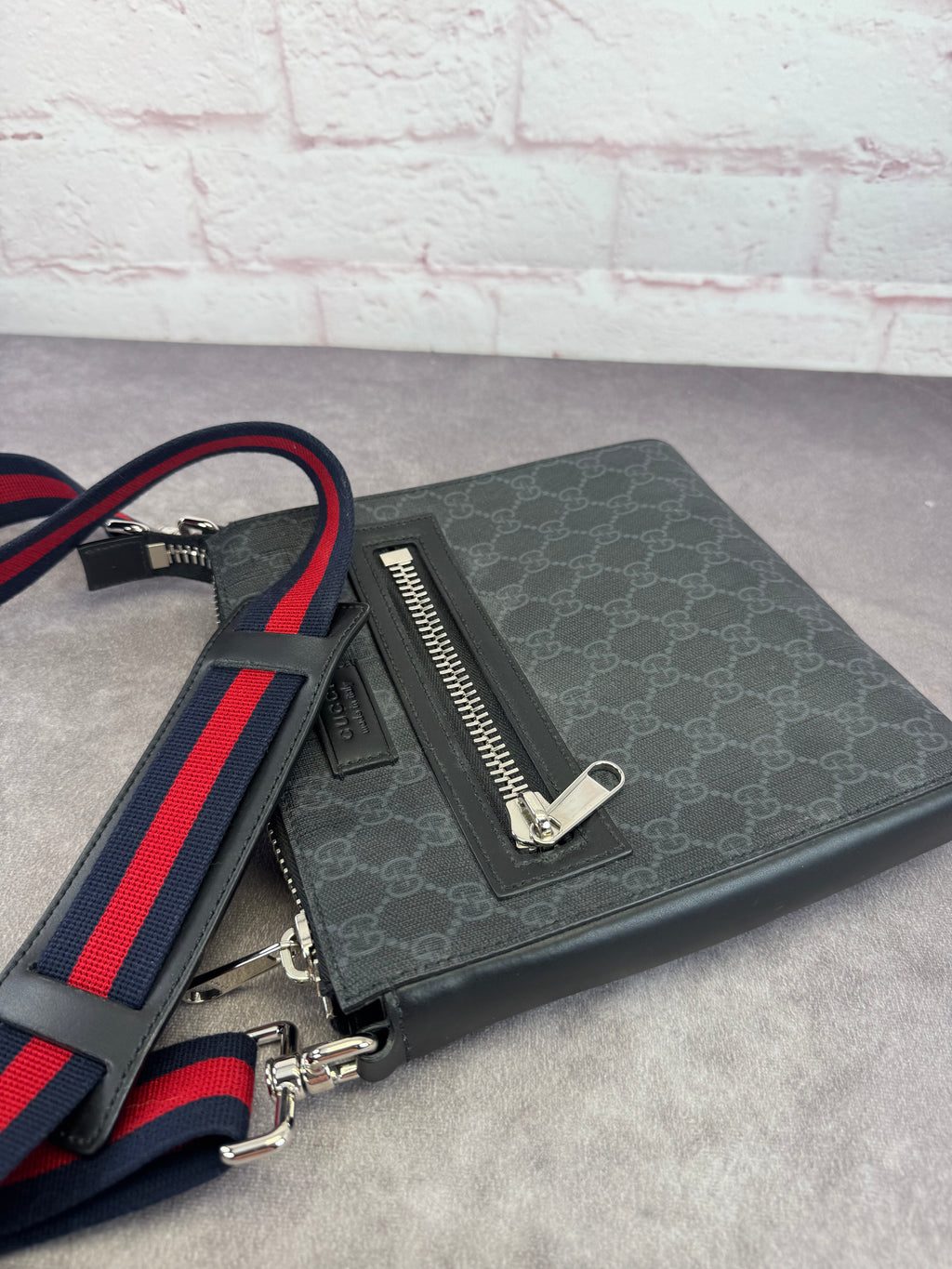 Gucci Supreme GG Canvas Black Messenger Bag