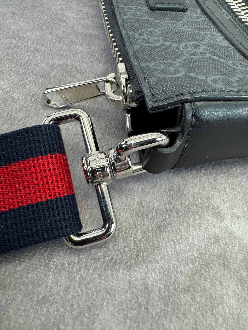 Gucci Supreme GG Canvas Black Messenger Bag