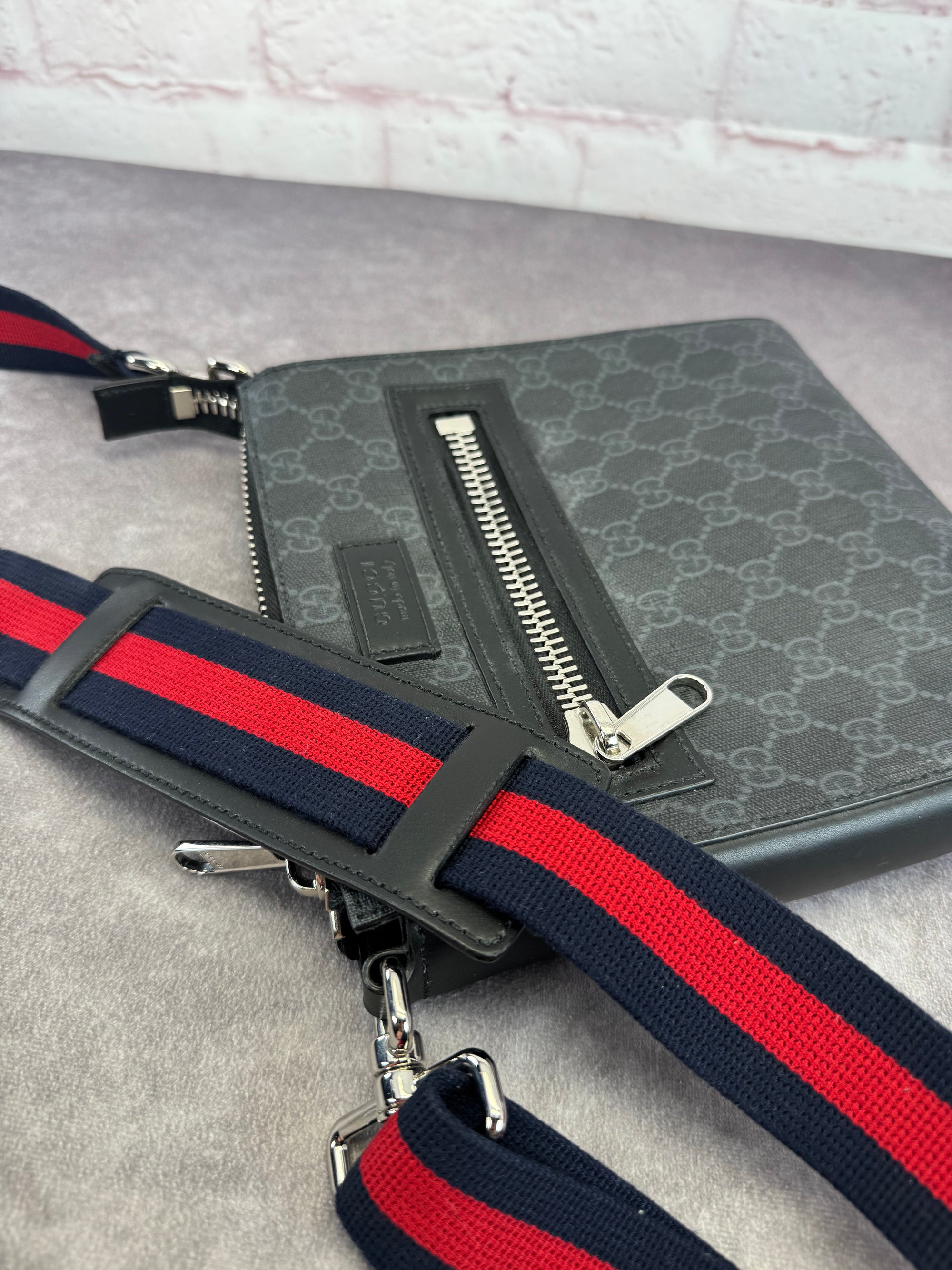 Gucci Supreme GG Canvas Black Messenger Bag