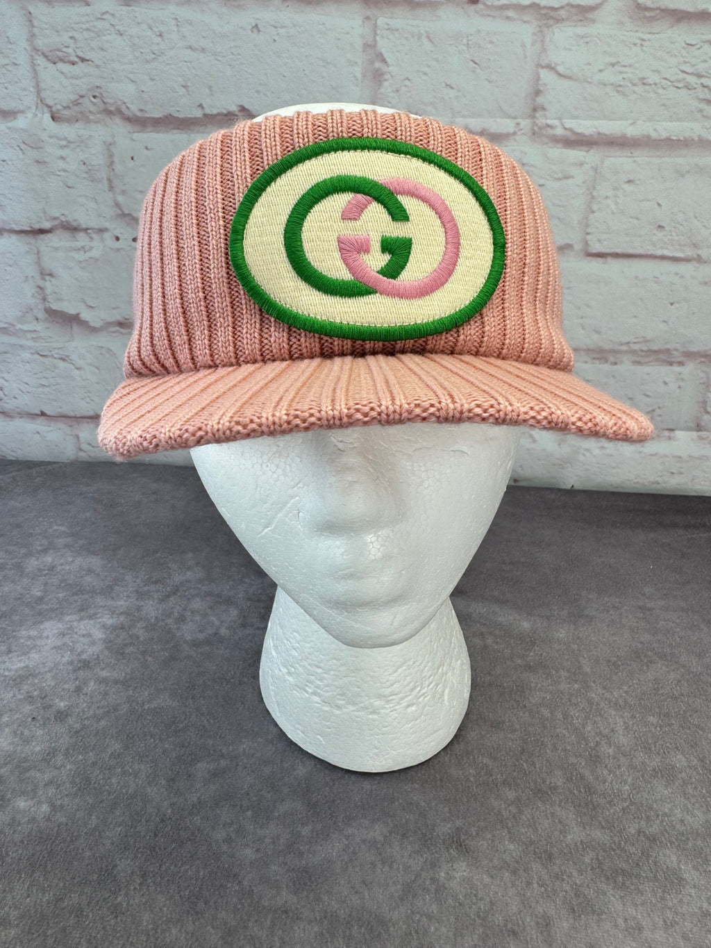 Authentic Gucci NWT Wool Knit Logo Pink Visor Cap