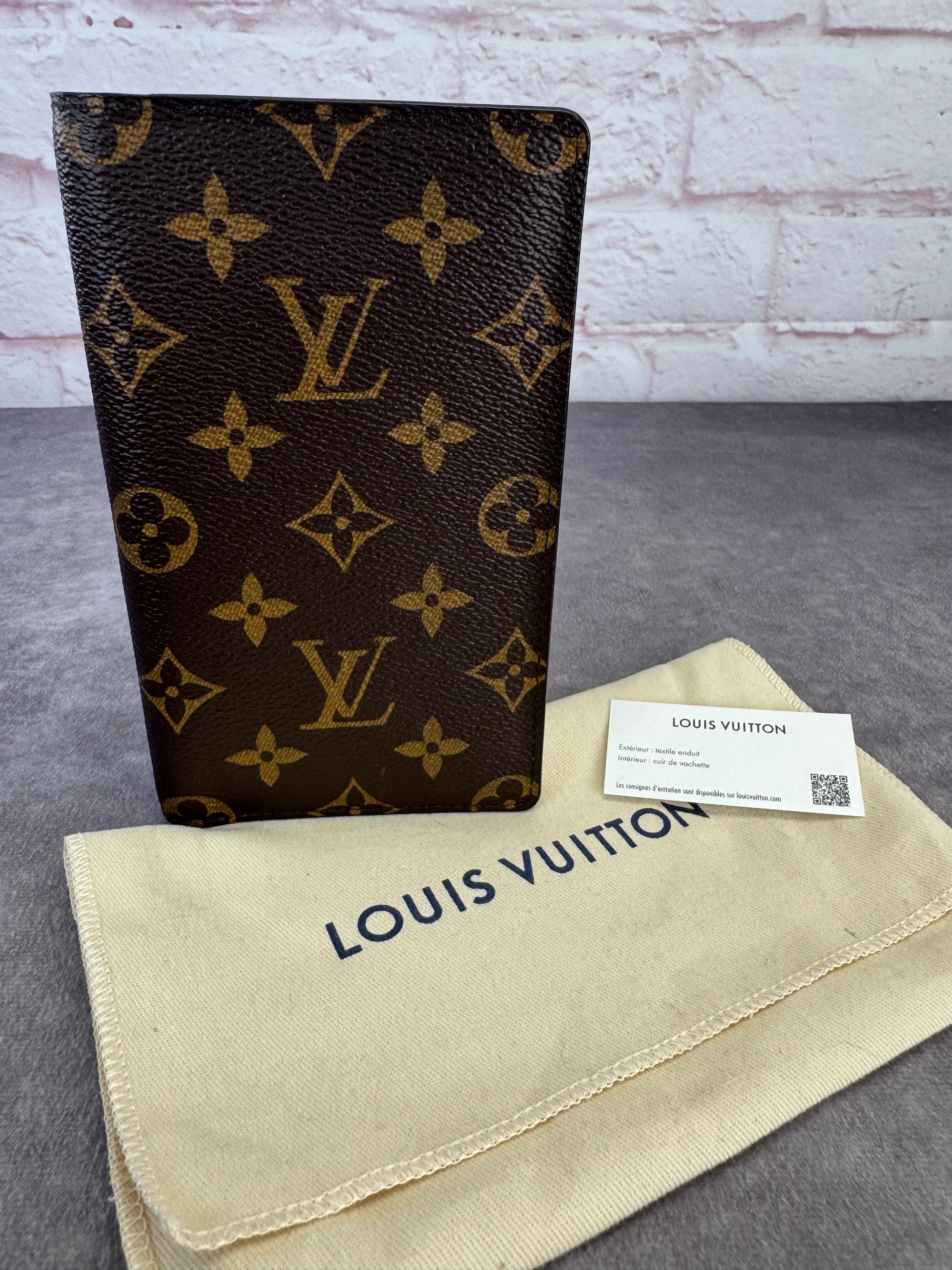 Louis Vuitton Monogram Canvas Card Organizer Checkbook Wallet
